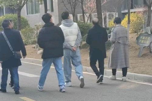警察热门吃瓜事件,揭秘背后真相与争议