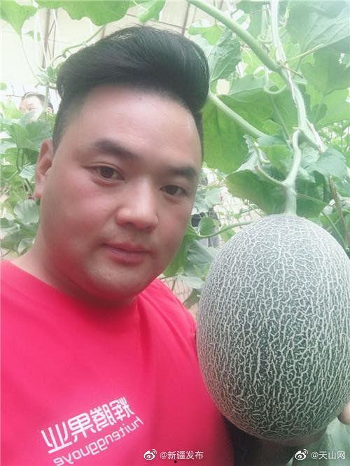 正在播放今日吃瓜,跟随吃瓜群众，揭秘娱乐圈最新瓜事