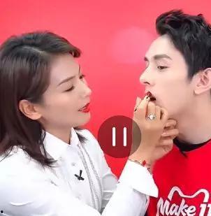 明星网红合作,共创跨界新风尚